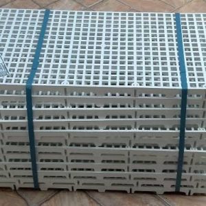 ESTRADO BRANCO 25CM X 25CM em Pinhalzinho SP