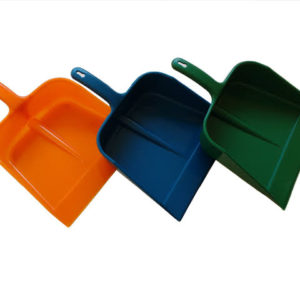 PÁ PARA LIXO PLÁSTICA CABO CURTO em Pinhalzinho SP